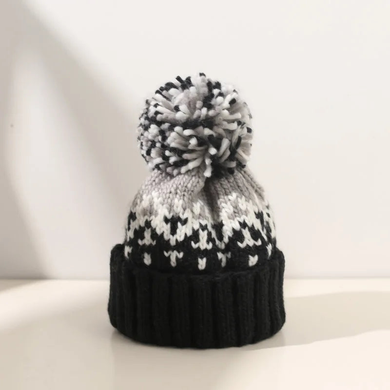Tamara | Cozy Snowflake Pom Beanie