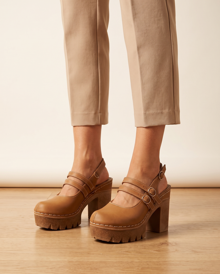 Della | Women&