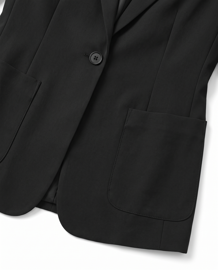 Bettina blazer detail: single button and patch pocket